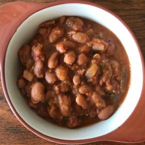 Homemade baked beans – simple & delicious!